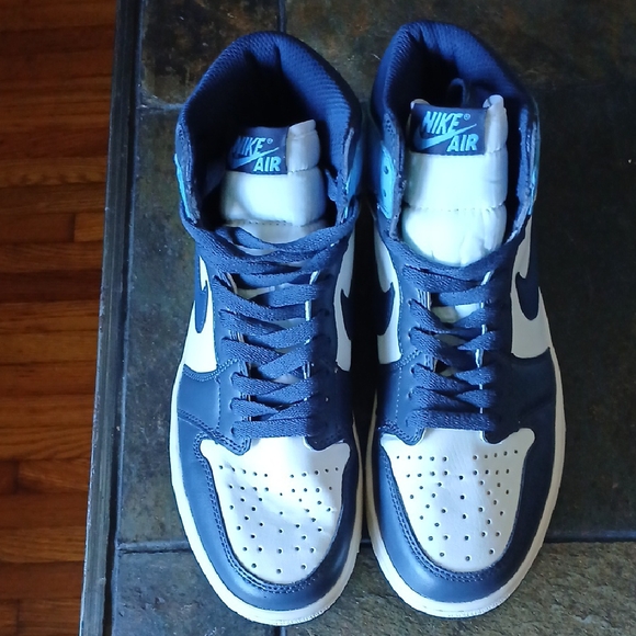 Nike Air High-Tops in Dark Blue and White main image 5